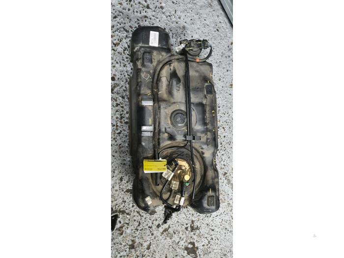 Begagnade Tank Opel Mokka/Mokka X 1.7 CDTI 16V 4x2 Pris € 135,00 Marginaltabell erbjuds av autodemontage denollen