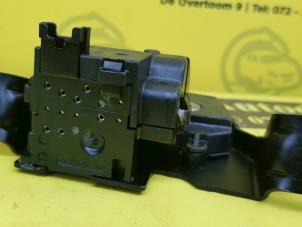 Używane Mechanizm zamka tylnej klapy Mini Mini (F56) 1.5 12V Cooper Cena € 60,50 Z VAT oferowane przez de Nollen autorecycling