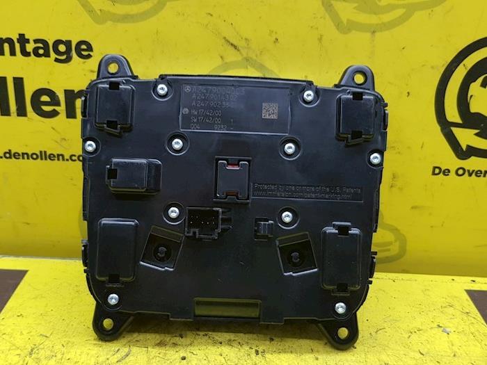 Radio control panel from a Mercedes-Benz A (177.0) 2.0 A-200d 2019
