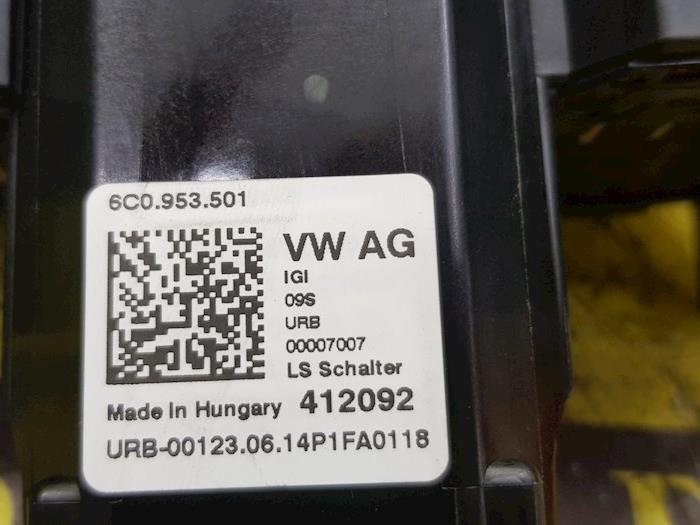 Steering column stalk from a Volkswagen Polo V (6R) 1.4 TDI 12V 90 2014