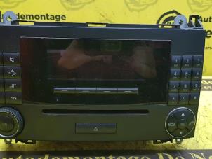Used Radio CD player Mercedes A (W169) 2.0 A-160 CDI 16V 5-Drs. Price € 125,00 Margin scheme offered by de Nollen autorecycling