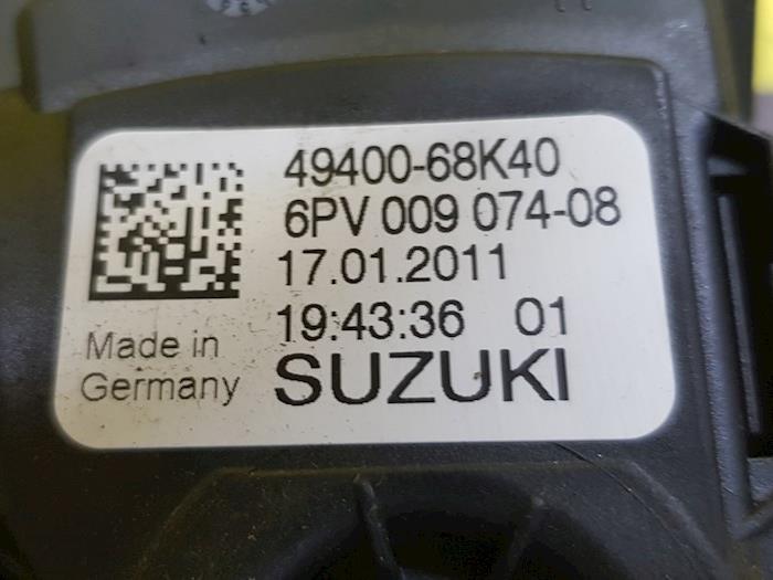Accelerator pedal from a Nissan Pixo (D31S) 1.0 12V LPG 2011