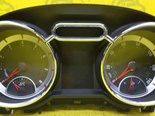 Gebrauchte Tacho - Kombiinstrument KM Opel Adam 1.2 Preis auf Anfrage angeboten von de Nollen autorecycling