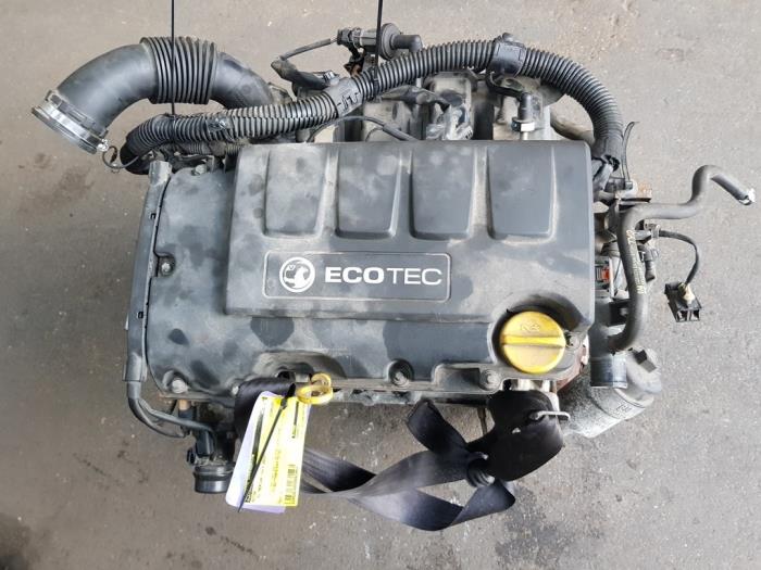 Motor de un Vauxhall Meriva Mk.II 1.4 16V Ecotec 2015