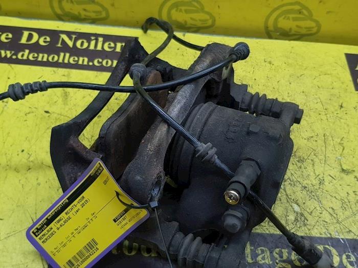 Gebrauchte Bremszange rechts vorne Mercedes A (W176) 1.5 A-180 CDI, A-180d 16V Preis € 50,00 Margenregelung angeboten von autodemontage denollen