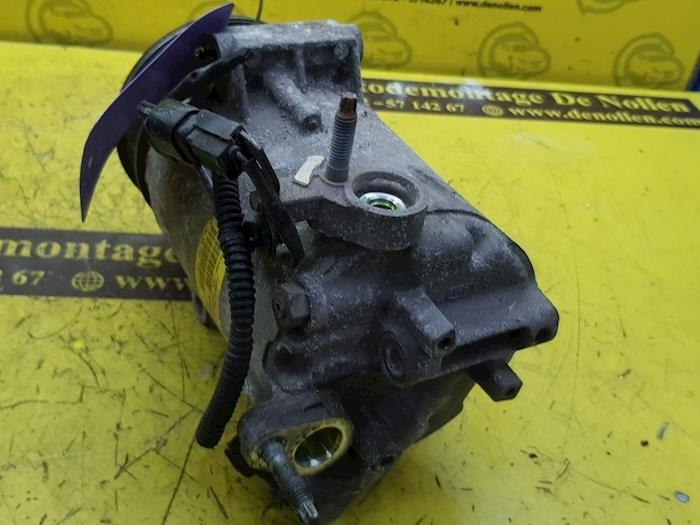 Air conditioning pump from a Ford Fiesta 6 (JA8) 1.0 EcoBoost 12V Sport 2015