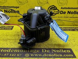 Usagé Moteur de ventilation chauffage Renault Scénic I (JA) 1.6 16V Prix € 50,00 Règlement à la marge proposé par de Nollen autorecycling