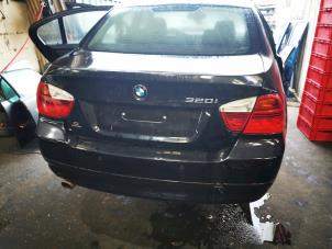 Used Tailgate BMW 3 serie (E90) 318i 16V Price € 175,00 Margin scheme offered by de Nollen autorecycling
