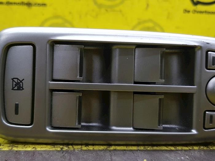 Usados Interruptor de ventanilla eléctrica Jaguar XF (CC9) 3.0 D V6 24V Precio € 78,65 IVA incluido ofrecido por autodemontage denollen