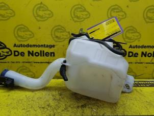 Used Front windscreen washer reservoir Alfa Romeo MiTo (955) 0.9 TwinAir Price € 40,00 Margin scheme offered by de Nollen autorecycling