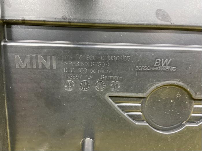 Motor Schutzblech van een MINI Mini (R56) 1.6 One D 16V 2011