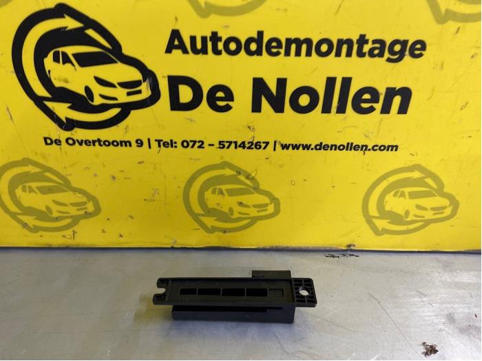 Używane Antena (rózne) Jaguar XF (X260) 2.0d 180 16V AWD Cena € 42,35 Z VAT oferowane przez autodemontage denollen