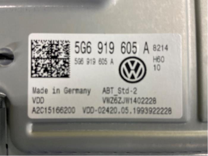 Navigation display from a Volkswagen T-Roc 1.6 TDI BMT 16V 2019