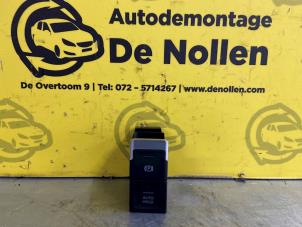 Usagé Commutateur frein à main Volkswagen T-Roc 1.6 TDI BMT 16V Prix sur demande proposé par de Nollen autorecycling
