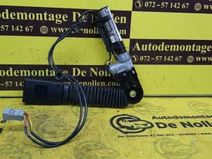 Usados Tensor de cinturón de seguridad derecha Mini Mini (R56) 1.6 One D 16V Precio € 75,00 Norma de margen ofrecido por de Nollen autorecycling