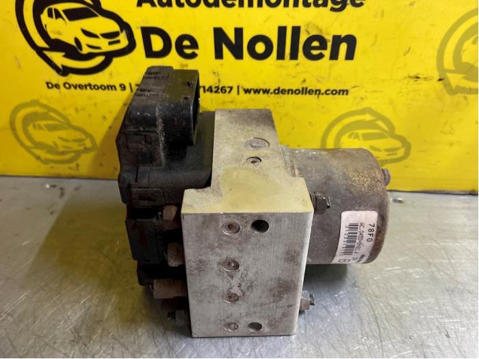 Begagnade ABS-pump Suzuki Alto (RF410) 1.1 16V Pris € 48,00 Marginaltabell erbjuds av autodemontage denollen