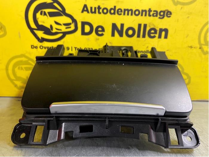 Begagnade Askkopp, fram Audi A5 (8T3) 2.0 TDI 16V Pris € 15,00 Marginaltabell erbjuds av autodemontage denollen