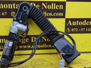 Usagé Tendeur de ceinture droit Mini Mini (R56) 1.6 16V Cooper S Prix € 60,50 Prix TTC proposé par de Nollen autorecycling