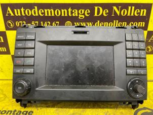 Used Radio Volkswagen Crafter 2.0 TDI 16V Price € 302,50 Inclusive VAT offered by de Nollen autorecycling