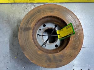 Used Front brake disc Volkswagen Crafter 2.0 TDI 16V Price € 90,75 Inclusive VAT offered by de Nollen autorecycling