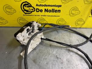 Używane Mechanizm zamka tylnych drzwi samochodu dostawczego Volkswagen Crafter 2.0 TDI 16V Cena € 151,25 Z VAT oferowane przez de Nollen autorecycling