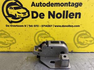 Używane Mechanizm zamka tylnych drzwi samochodu dostawczego Volkswagen Crafter 2.0 TDI 16V Cena € 42,35 Z VAT oferowane przez de Nollen autorecycling