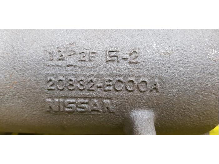 Katalysator van een Nissan Pathfinder (R51) 2.5 dCi 16V 4x4 2010