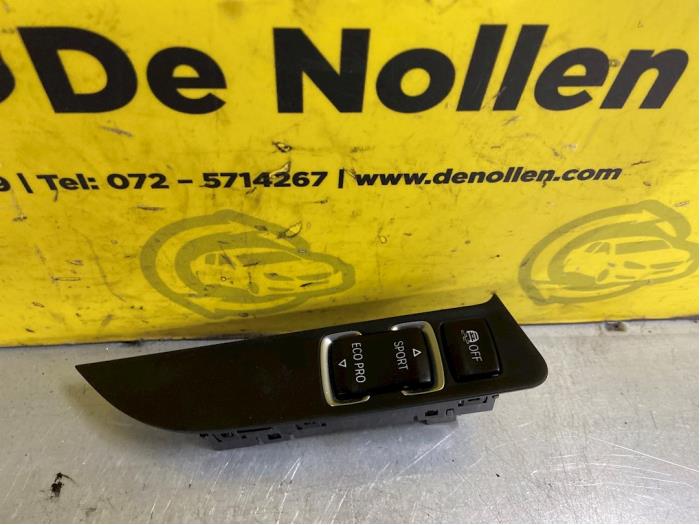 Usagé Module (divers) BMW 1 serie (F20) 116i 1.6 16V Prix € 30,00 Règlement à la marge proposé par autodemontage denollen