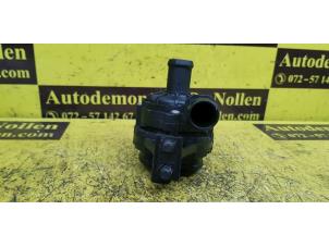Used Additional water pump Volkswagen T-Roc 1.6 TDI BMT 16V Price € 48,40 Inclusive VAT offered by de Nollen autorecycling