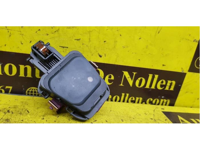 Begagnade Regnsensor Mercedes GLC (X253) 2.2 220d 16V BlueTEC 4-Matic Pris € 54,45 Inklusive moms erbjuds av autodemontage denollen