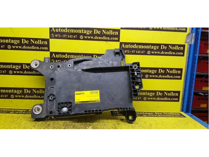 Begagnade Batterilåda Mini Mini Convertible (F57) 2.0 16V Cooper S Pris € 36,30 Inklusive moms erbjuds av autodemontage denollen