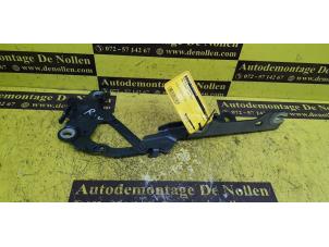 Used Bonnet Hinge BMW 3 serie Touring (F31) 318i 1.5 TwinPower Turbo 12V Price € 54,45 Inclusive VAT offered by de Nollen autorecycling