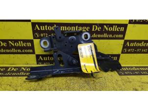 Used Bonnet Hinge BMW 3 serie Touring (F31) 318i 1.5 TwinPower Turbo 12V Price € 54,45 Inclusive VAT offered by de Nollen autorecycling