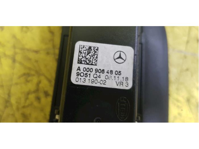 Handgriff van een Mercedes-Benz A (177.0) 2.0 A-250 Turbo 16V 2018