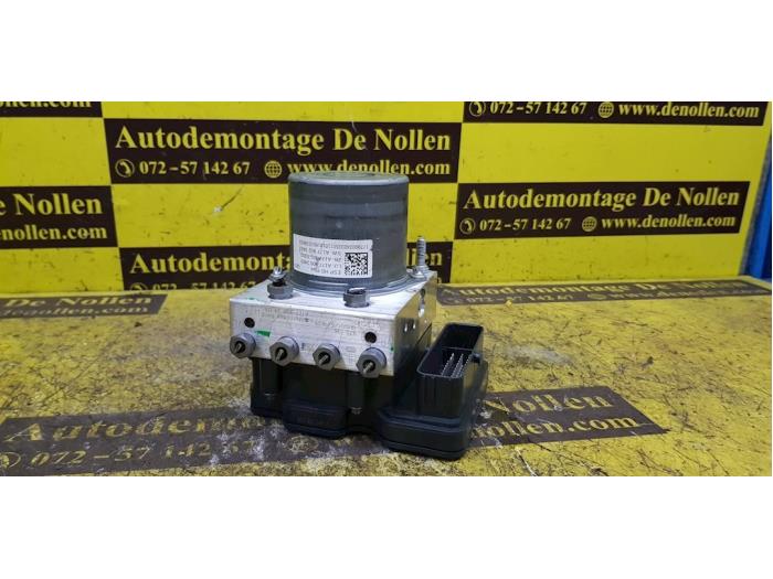 Bloc ABS d'un Mercedes-Benz A (177.0) 2.0 A-250 Turbo 16V 2018