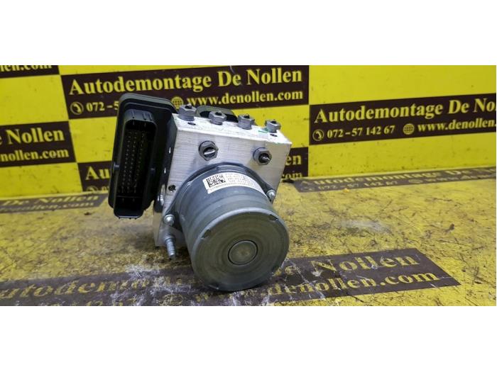 Begagnade ABS-pump Mercedes A (177.0) 2.0 A-250 Turbo 16V Pris € 401,72 Inklusive moms erbjuds av autodemontage denollen