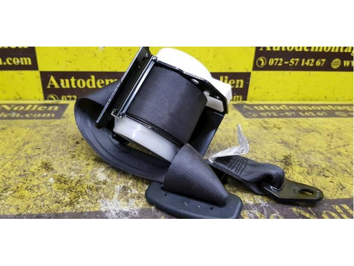 Rear seatbelt, right from a Toyota GT 86 (ZN) 2.0 16V 2015