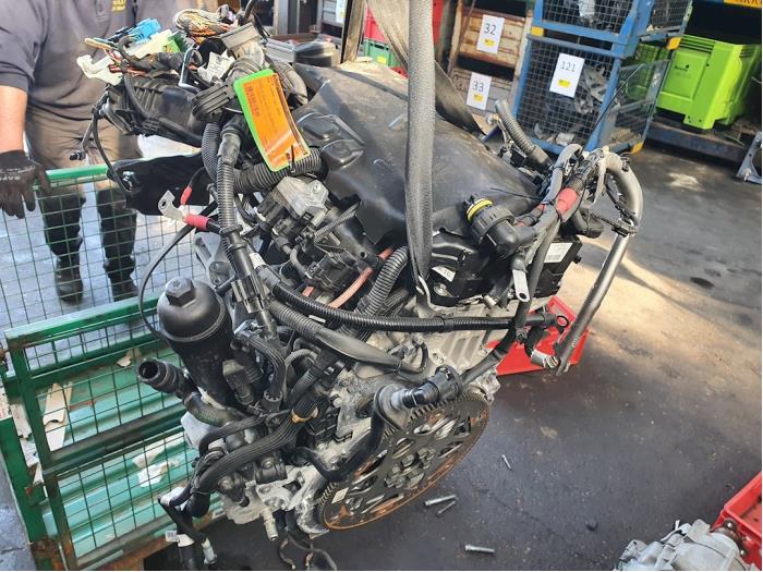 Motor from a BMW 3 serie Touring (F31) 318d 2.0 16V 2016