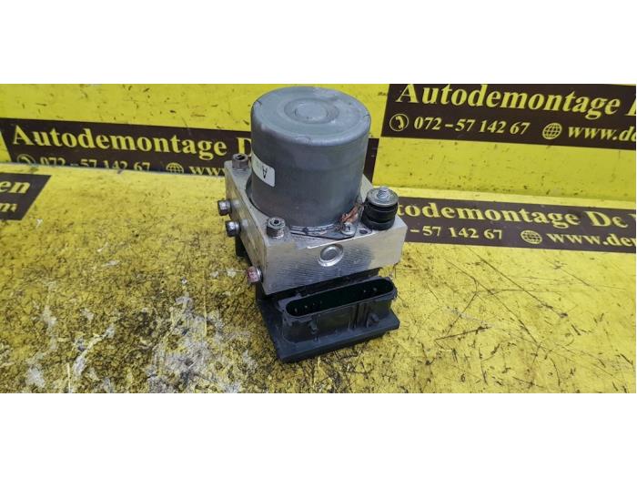 ABS pump from a Ford Ranger 2.5 TDCi 16V Duratorq 2011