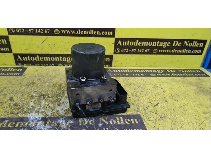 Usagé Bloc ABS BMW 5 serie (E39) 520d 16V Prix € 94,00 Règlement à la marge proposé par autodemontage denollen