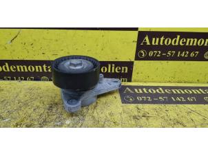 Spanrolle multiriem van een Audi A4 Quattro (B8) 2.0 TDI 16V 2015