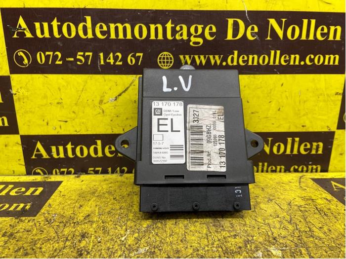 Używane Modul Comfort Opel Vectra C GTS 3.0 CDTI V6 24V Cena € 35,00 Procedura marży oferowane przez autodemontage denollen