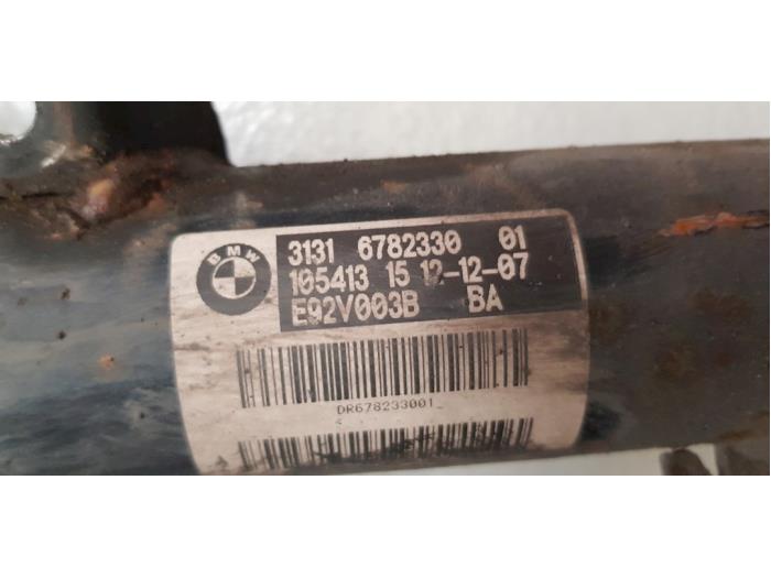 Front shock absorber rod, right from a BMW 3 serie (E92) 320i 16V 2010