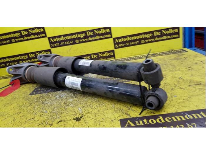 Shock absorber kit from a BMW 1 serie (F20) 120d TwinPower Turbo 2.0 16V Van 2018