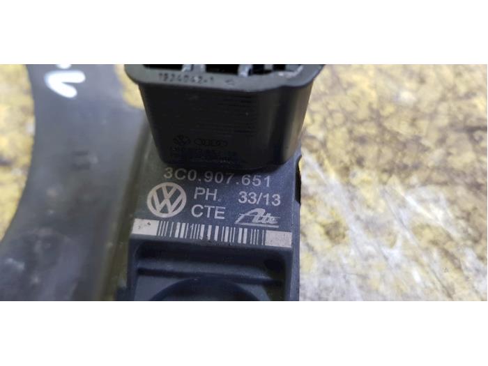 ACC sensor (distance) from a Volkswagen Scirocco (137/13AD) 2.0 TDI 16V 2014