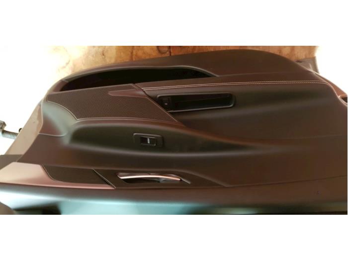 Portière 4portes avant gauche d'un Jaguar XE 2.0 D E-Performance 16V 2015