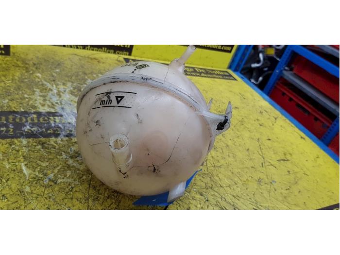 Expansion vessel from a Seat Altea (5P1) 1.6 2005