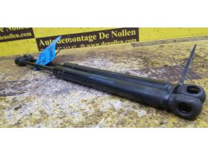 Used Set of gas struts for boot Volkswagen Up! (121) 1.0 12V 60 Price € 40,00 Margin scheme offered by de Nollen autorecycling
