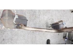 Used Exhaust rear silencer Landrover Discovery V (LR) 2.0 Td4 16V Price € 786,50 Inclusive VAT offered by de Nollen autorecycling