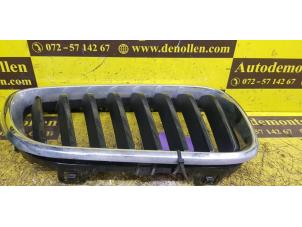 Used Grille BMW 2 serie (F23) 218i 1.5 TwinPower Turbo 12V Price € 48,40 Inclusive VAT offered by de Nollen autorecycling